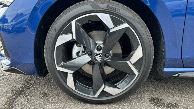 Skoda Superb 1.5 TSI e-TEC Sportline 5dr DSG Petrol Hatchback - Image 61